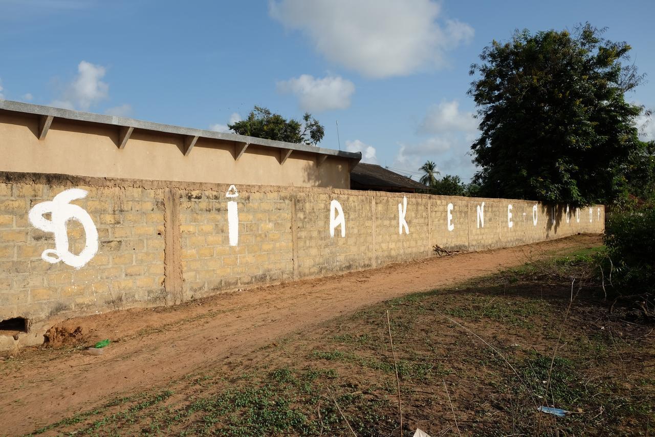 Centre Touristique Et Culturel Casamance Pensionat Diakene Ouolof Exteriör bild