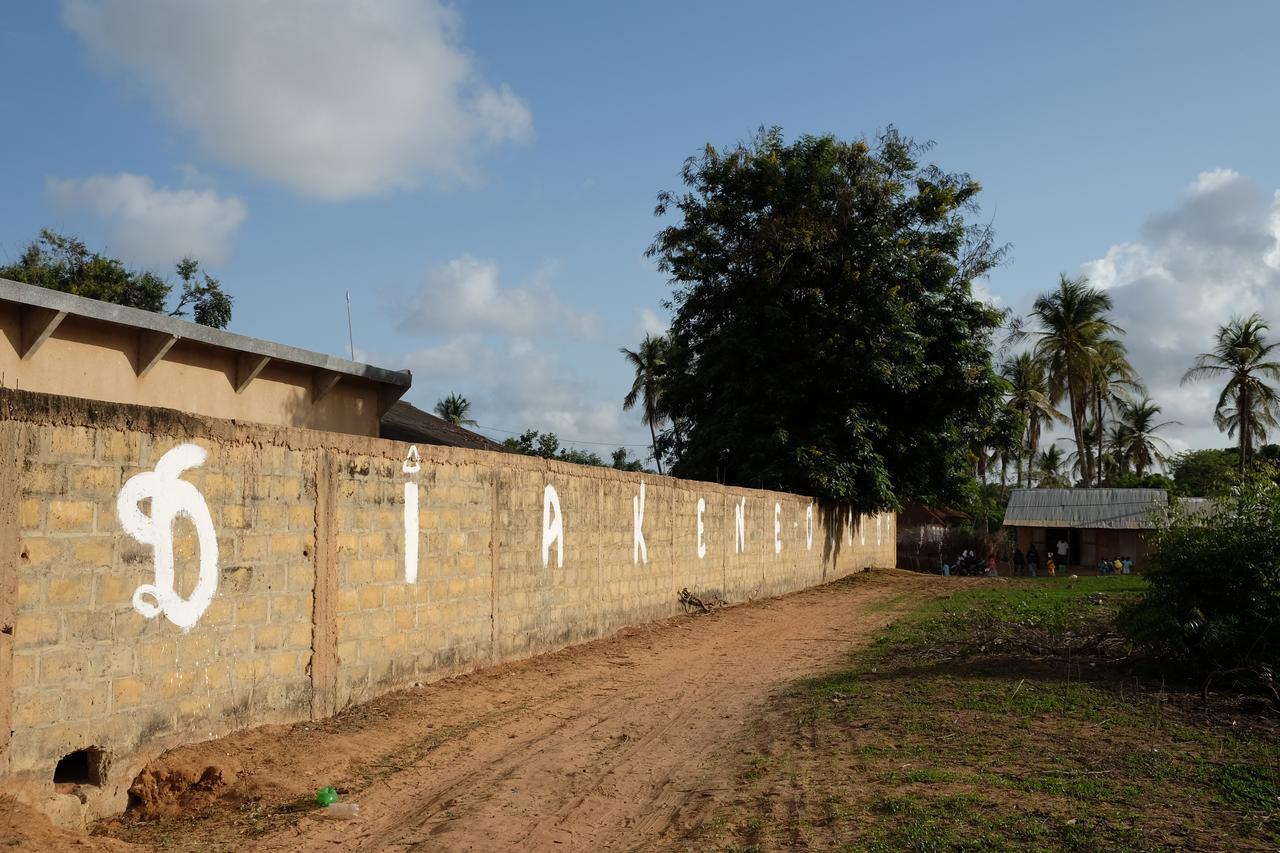 Centre Touristique Et Culturel Casamance Pensionat Diakene Ouolof Exteriör bild